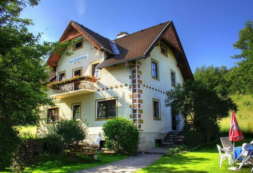 ガーデンビュースタンダードルーム, Villa Löcker