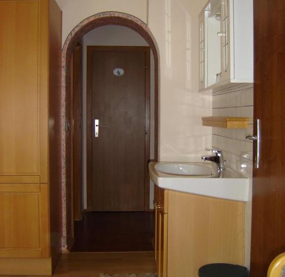 침실 2개 아파트, Villa Löcker