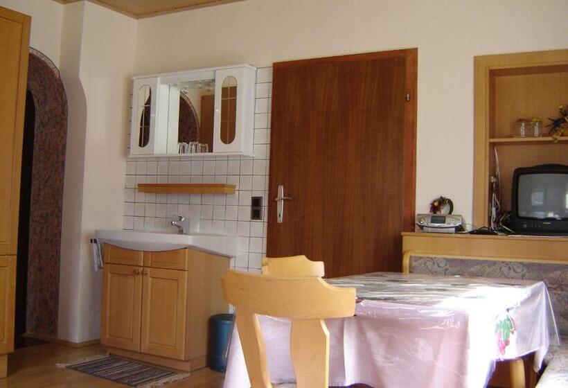 ２ベッドルームアパートメント, Villa Löcker