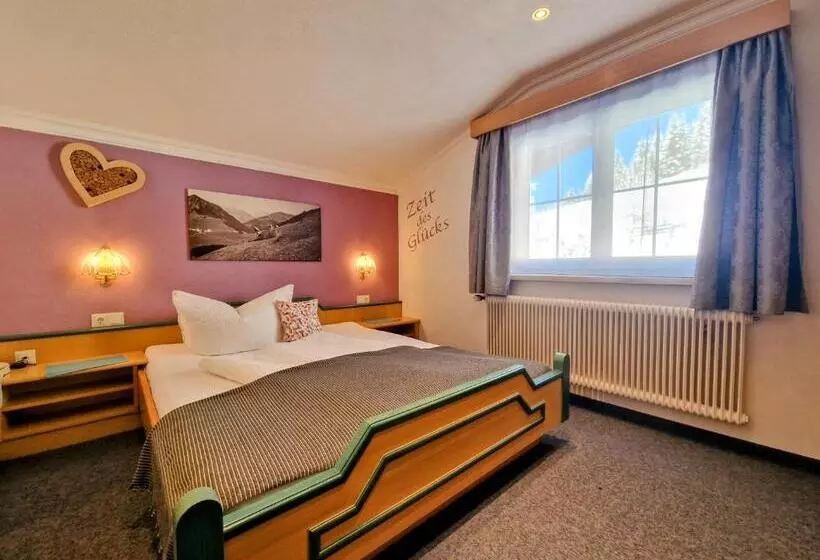 シングルデラックスルーム, Berghotel Almrausch