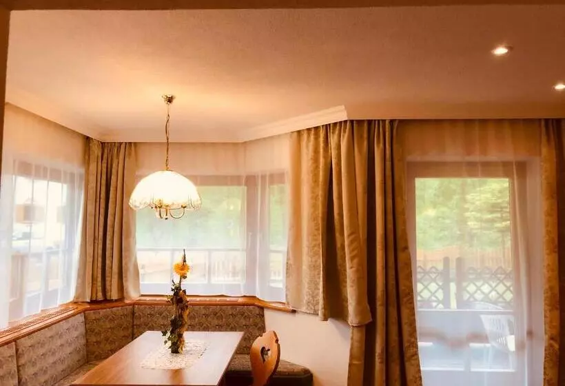 スーペリアースイート, Berghotel Almrausch