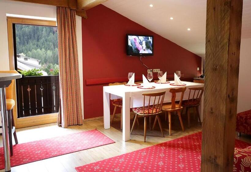 Апартаменты Comfort 3 Спальни, Berghotel Hois