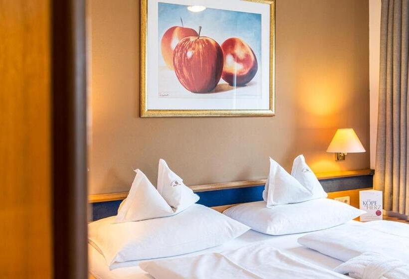 标准间带阳台, Alphotel Stocker Alpine Wellness