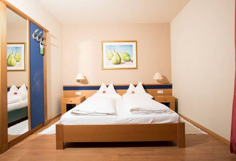 Номер Стандарт с Балконом, Alphotel Stocker Alpine Wellness