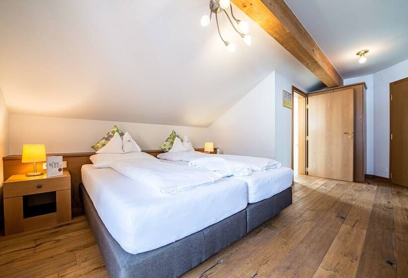 标准间带阳台, Alphotel Stocker Alpine Wellness