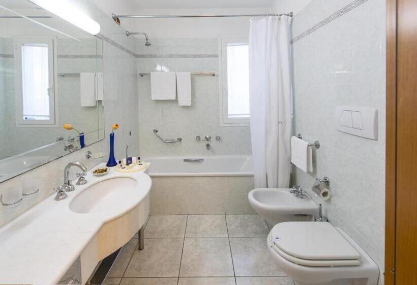 חדר סטנדרט, Ambassador