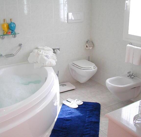 סוויטת ג'וניור נוף לים, Ambassador