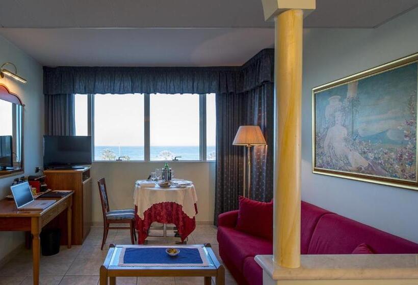 סוויטת ג'וניור נוף לים, Ambassador