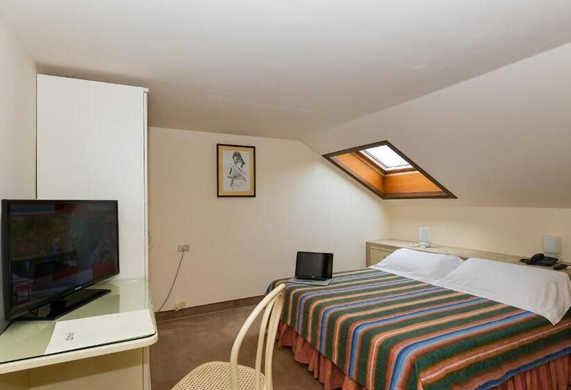 Quarto Estandar, Elite