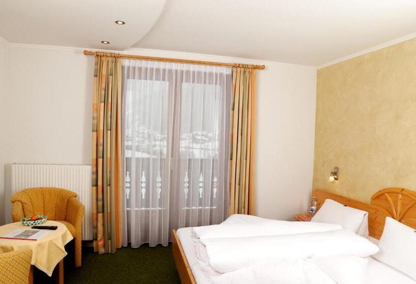 バルコニー付きデラックスルーム, Garni Burger