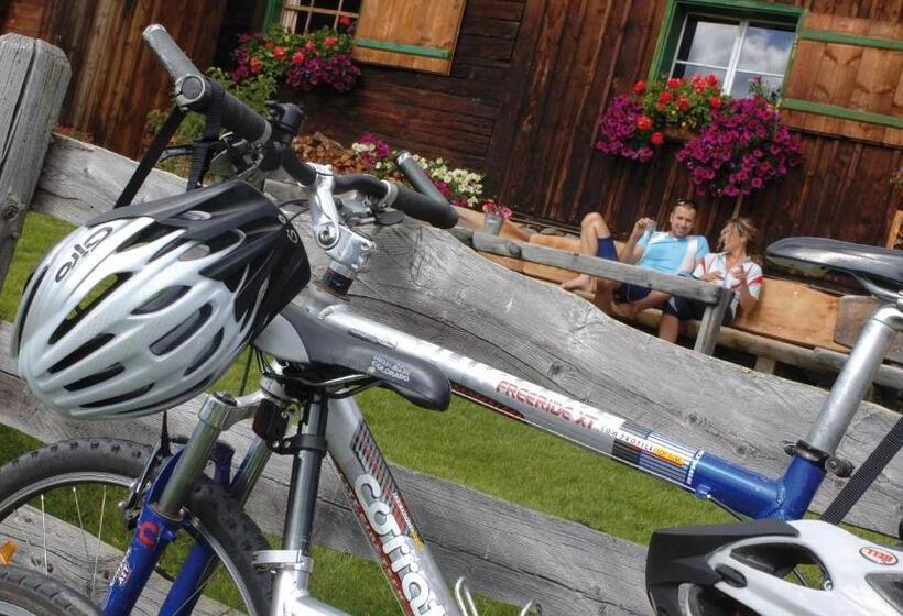 バルコニー付きデラックスルーム, Garni Burger