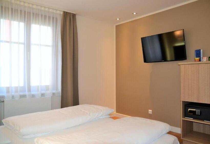 Номер Комфорт, Hecher