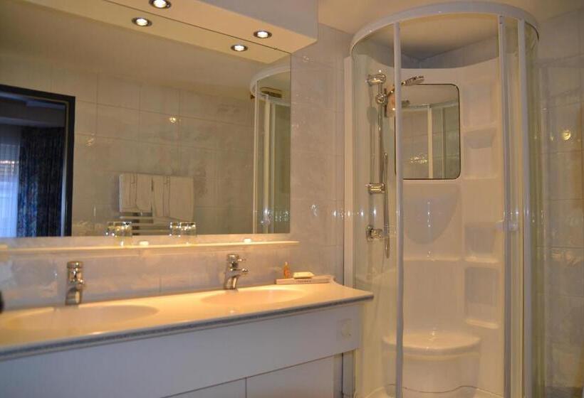 Номер Комфорт, Hecher