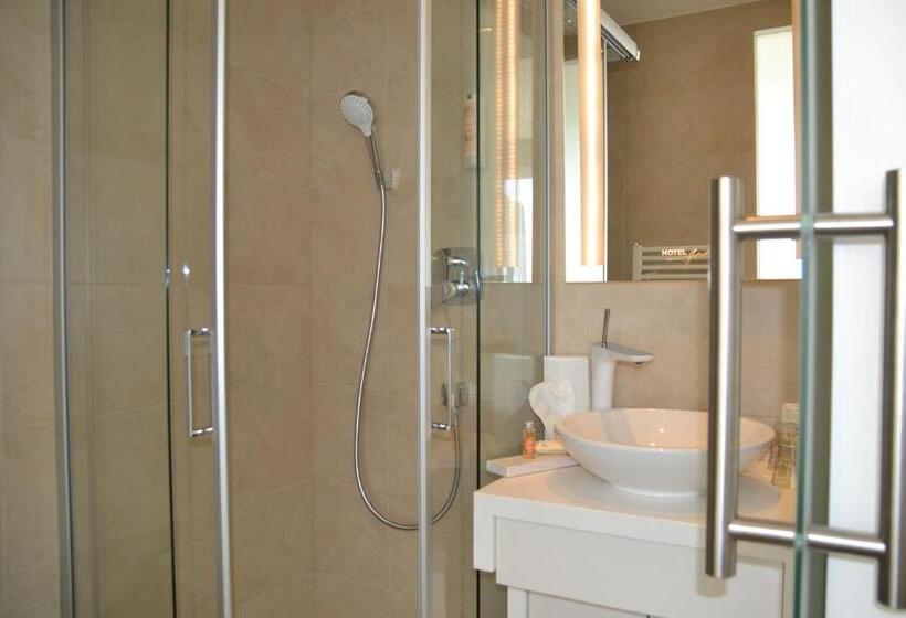 Номер Комфорт, Hecher