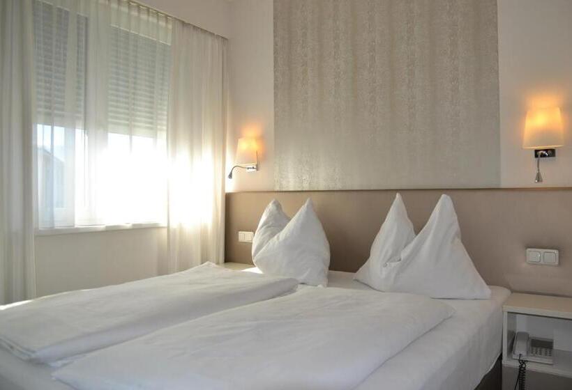 Номер Комфорт, Hecher