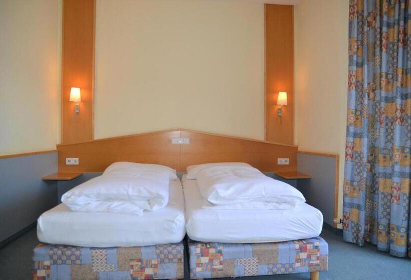 Номер Комфорт, Hecher