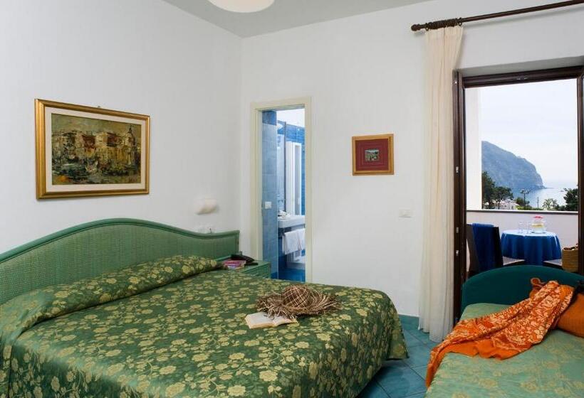 Четырехместный Номер Стандарт, Ideal