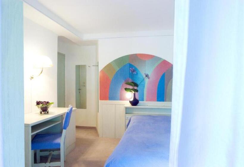 חדר סטנדרט יחיד, Maratscher Kunst & Kultur