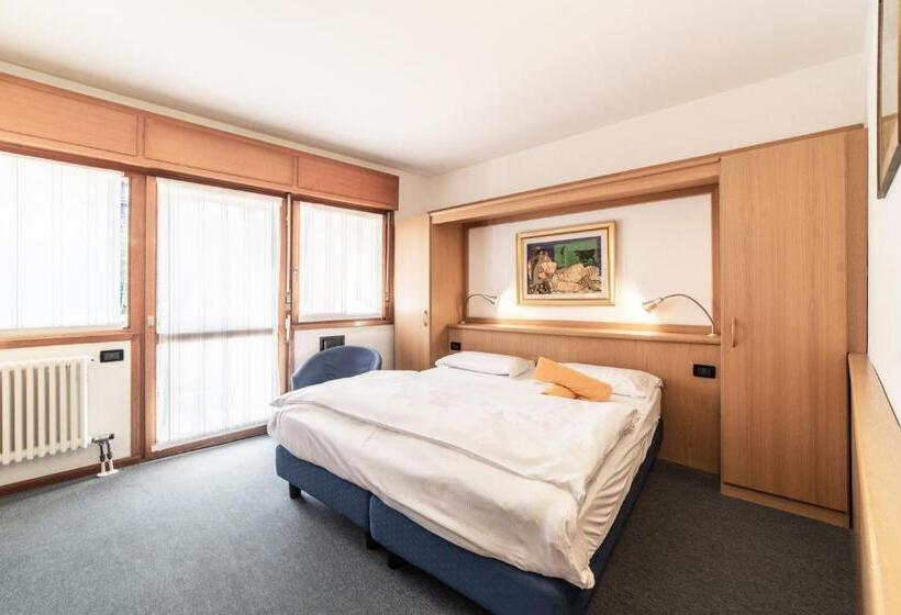 غرفة كلاسيكية, Montana