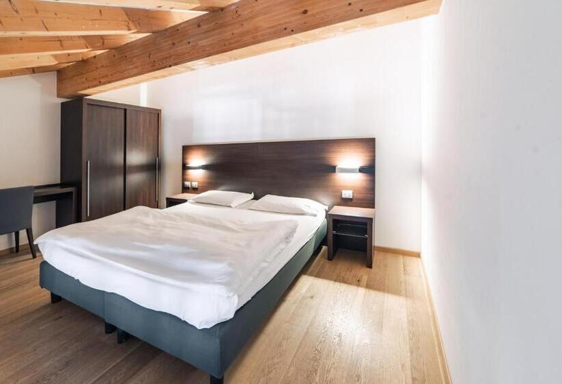 جناح عائلي, Montana