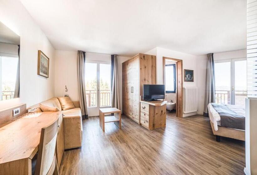 جناح جونيور مزوَّد بشرفة, Montana