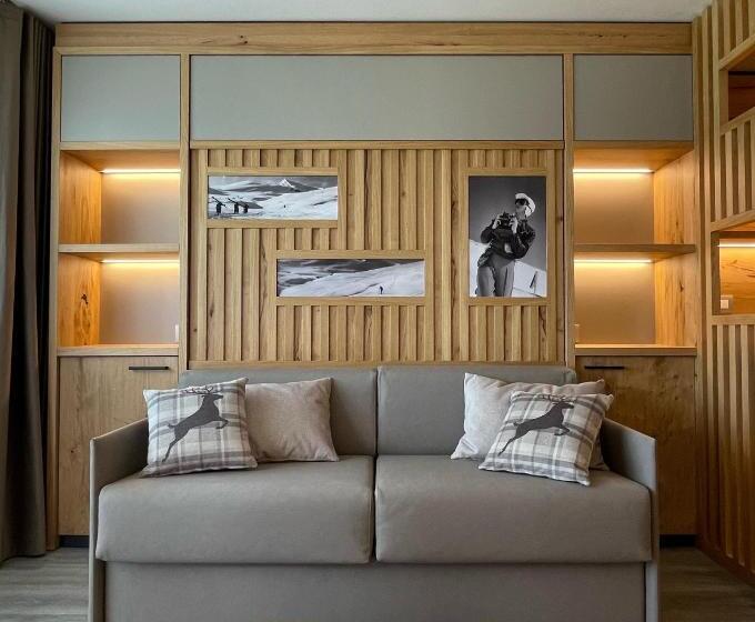 جناح مزوَّد بشرفة, Montana