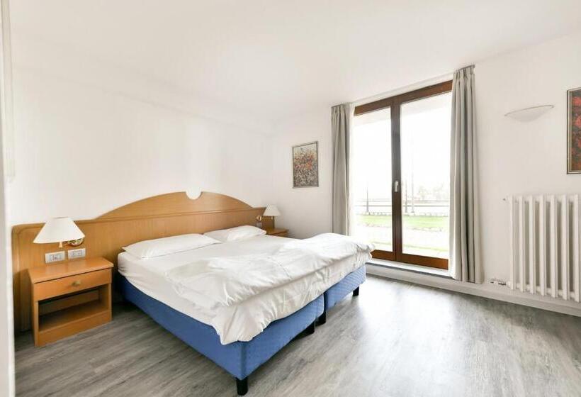 غرفة قياسية مطلّة علي الحديقة, Montana