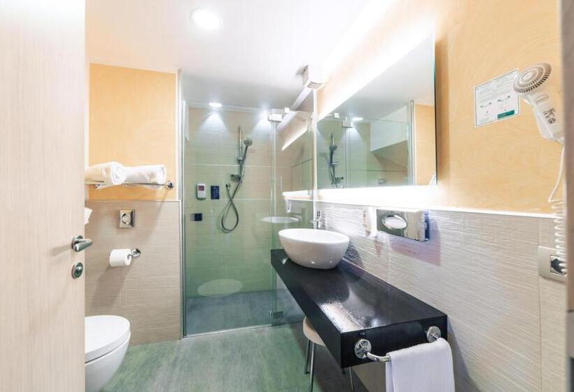 جناح دوبلكس, Montana