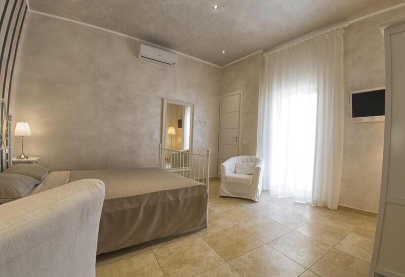 Superior Room with Terrace, Relais La Pretura