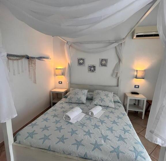 חדר סופריור נוף לים, Tabby