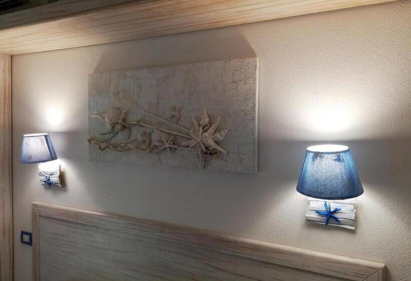 חדר קומפורט, Tabby