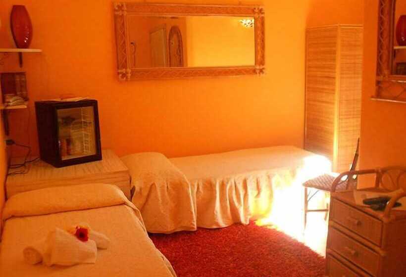 חדר סטנדרט, Tabby