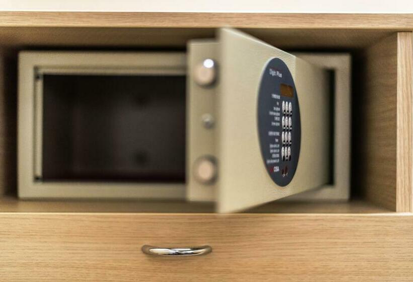 غرفة قياسية مزوَّدة بشُرفة, Taormina