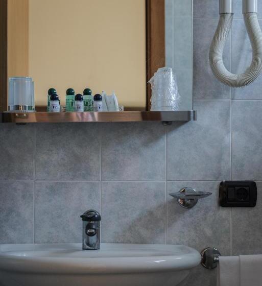 غرفة قياسية ثلاثية مزودة بشرفة, Taormina