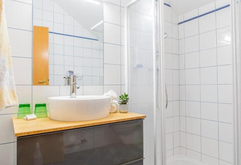 Семейные Апартаменты, Garni Weberhäusl