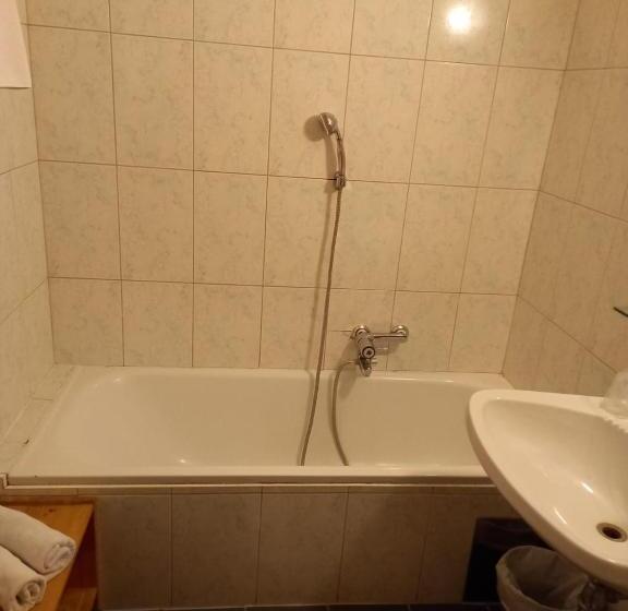 חדר סטנדרט לשלושה, Gasthof Zum Pfandl