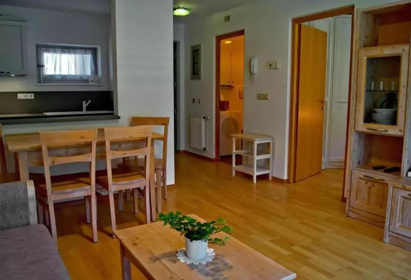 Huoneisto 1 Makuuhuone Parveke, Pension Prack