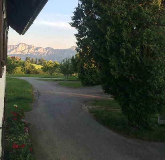 استودیو استاندارد با چشم‌انداز باغ, Rauhbergerhof