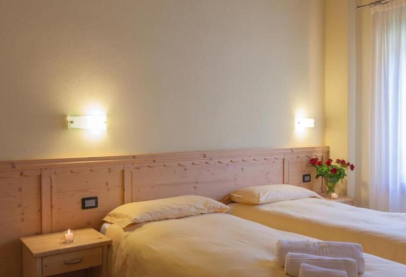 Номер Стандарт Трехместный, Residence Hotel Raggio Di Luce