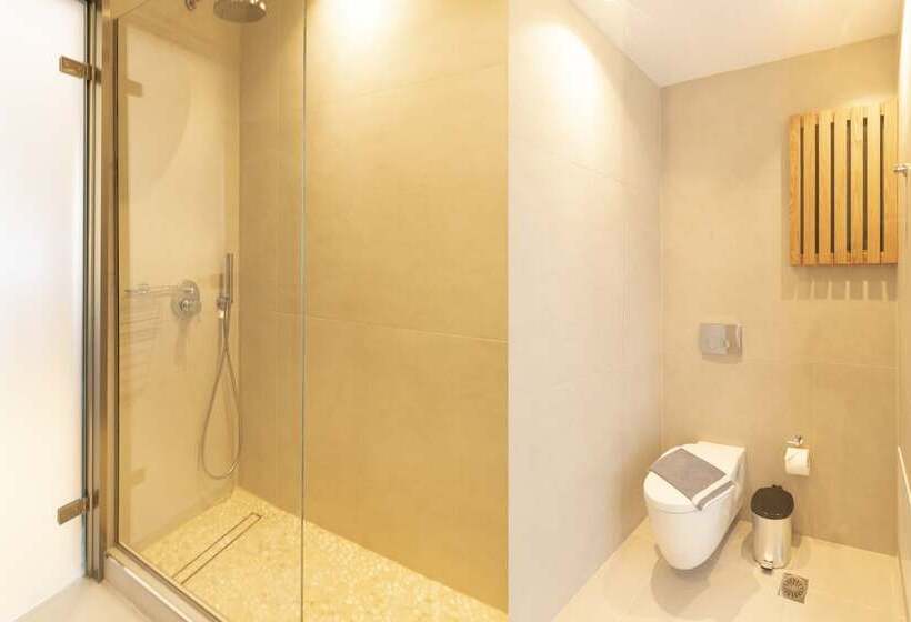 Escritório Superior, Louis Studios Santorini