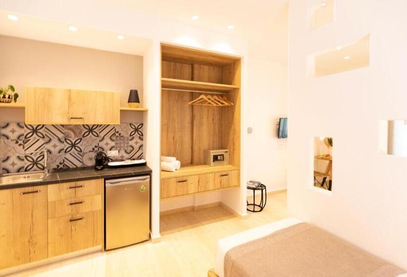 수피리어 스튜디오, Louis Studios Santorini