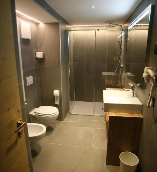 디럭스 룸, Alpen Hotel Vidi