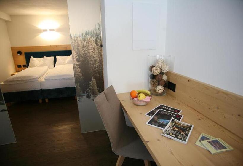 سوئیت با بالکن, Alpen Hotel Vidi