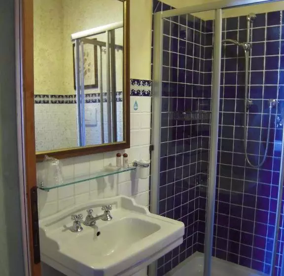 اتاق استاندارد سه نفره, B&b Palazzo Al Torrione