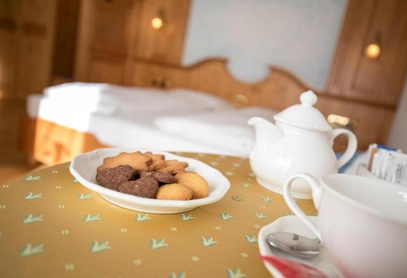 חדר סטנדרט לארבעה, Chalet All'imperatore