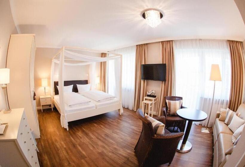 جناح جونيور, Hirsch1783 Hotel Landhaus