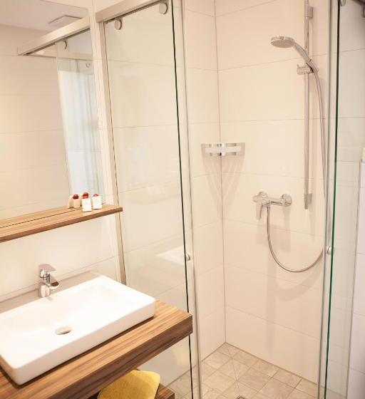 غرفة قياسية فردية مزودة بشُرفة, Hirsch1783 Hotel Landhaus