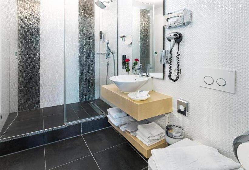 اتاق خانوادگی, Bayer S