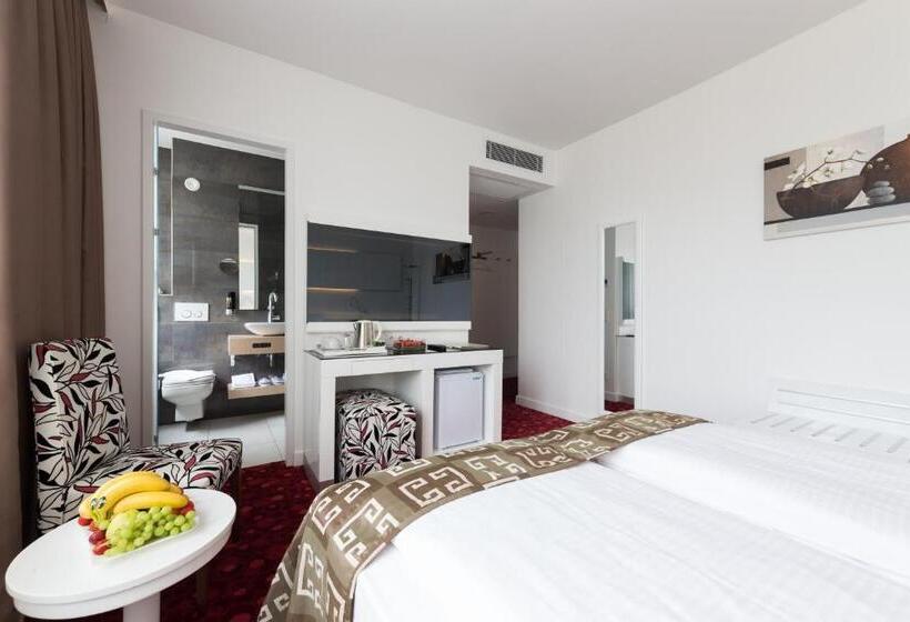 اتاق استاندارد یک نفره, Bayer S