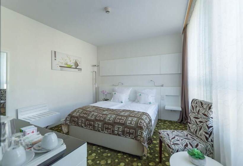 اتاق استاندارد یک نفره, Bayer S